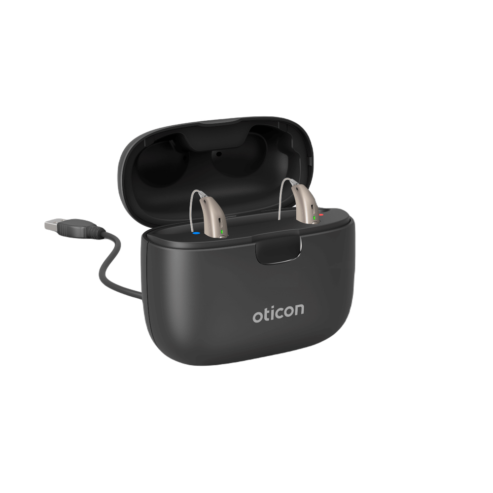 Åben Oticon SmartCharger miniRITE R med to høreapparater og ladekabel