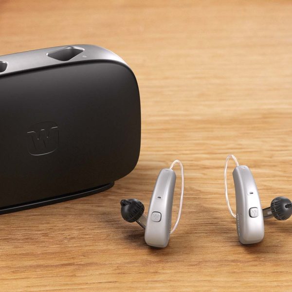 Moment-Sheer_sRIC-charger_hearing-aids_flat_sunglasses_1920x1080